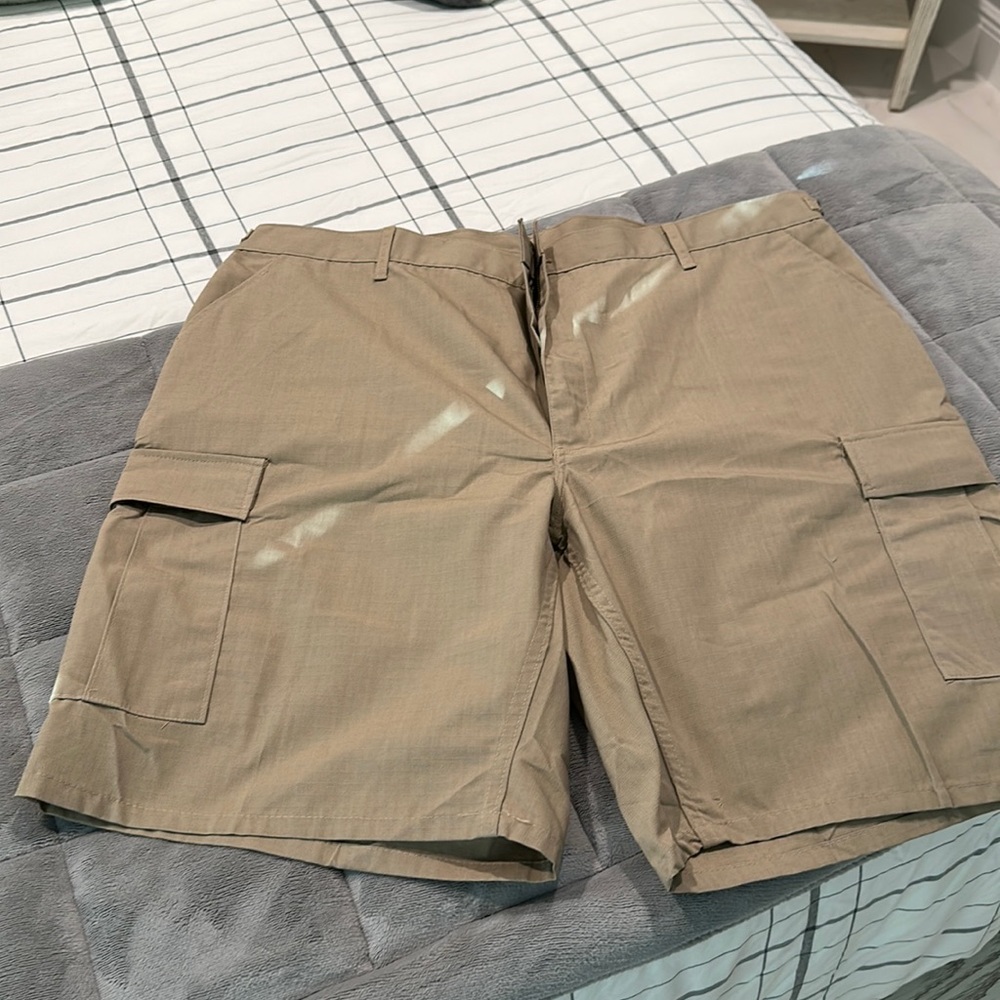 Men’s cargo shorts